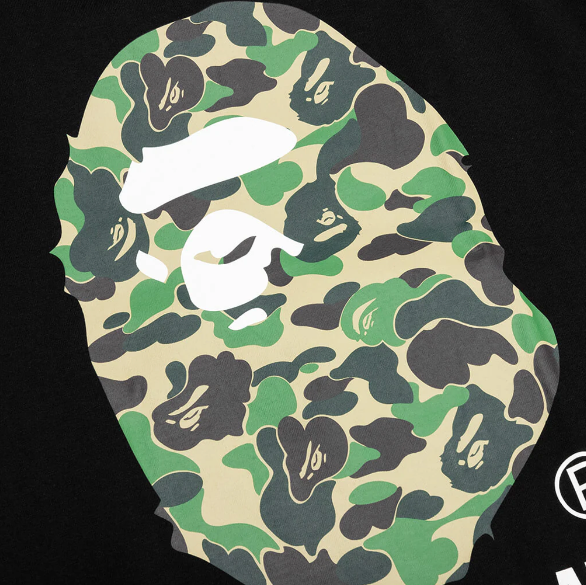 A BATHING APE ABC CAMO BY BATHING APE TEE - BLACK/GREEN